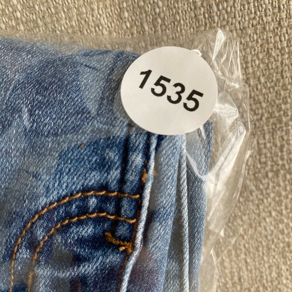 Risen Jeans Women’s 27 Shadow Hem Straight Leg Jean - Picture 7 of 9